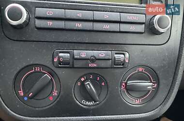 Хетчбек Volkswagen Golf 2006 в 