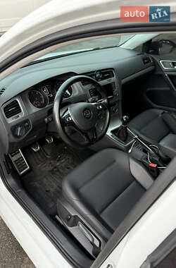 Универсал Volkswagen Golf 2015 в Киеве