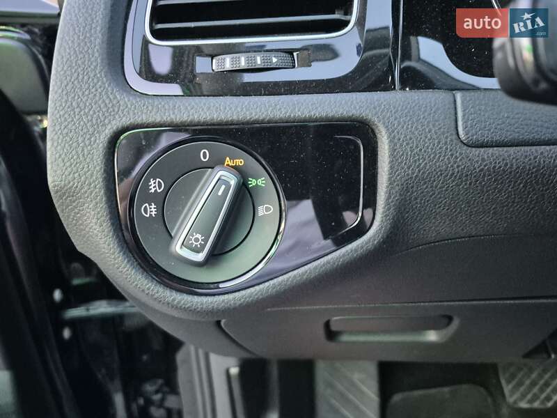 Універсал Volkswagen Golf 2015 в Одесі