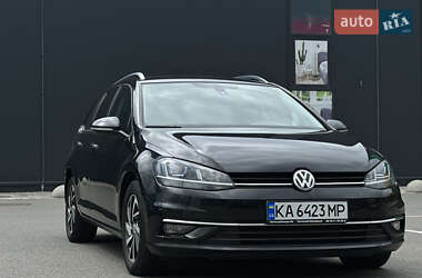 Универсал Volkswagen Golf 2018 в Киеве