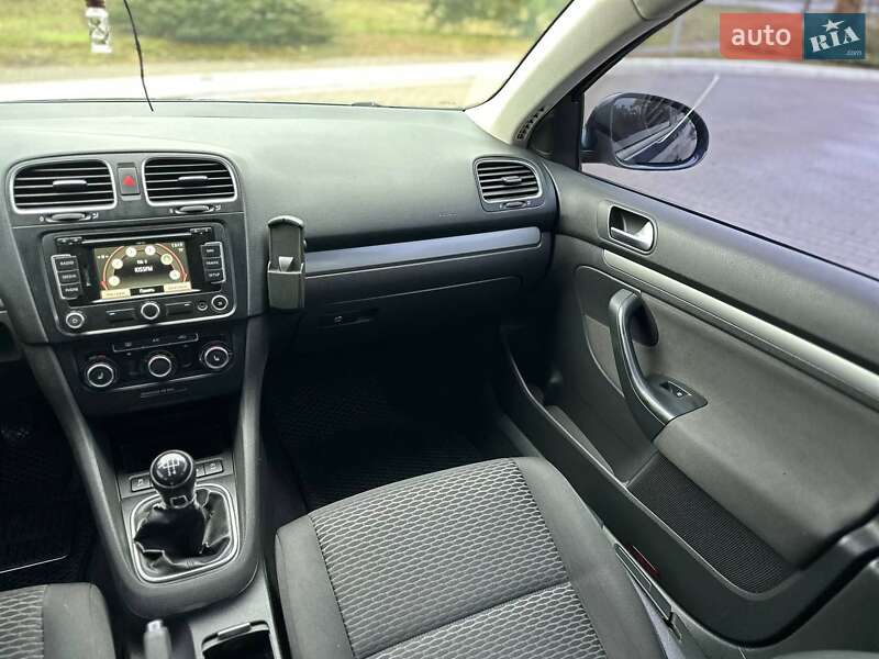 Универсал Volkswagen Golf 2013 в Киеве