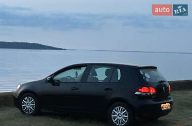 Хэтчбек Volkswagen Golf 2010 в Киеве