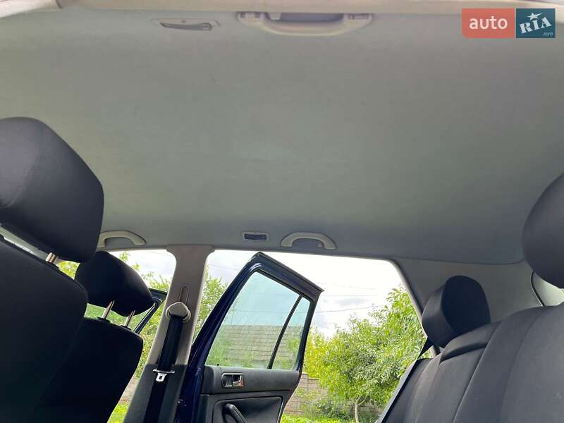 Хэтчбек Volkswagen Golf 2000 в Сарнах