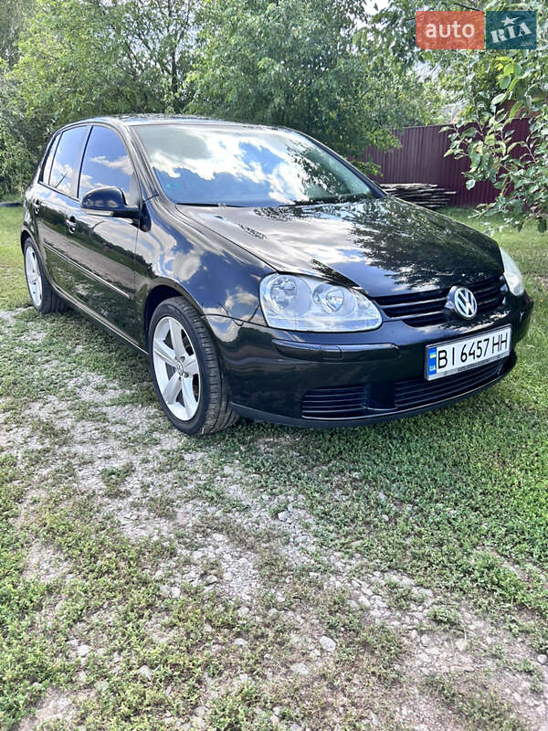 Хетчбек Volkswagen Golf 2005 в Диканьці