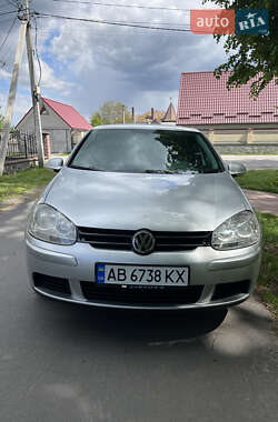 Хетчбек Volkswagen Golf 2004 в Вінниці