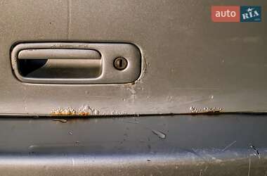 Хэтчбек Volkswagen Golf 2003 в Львове