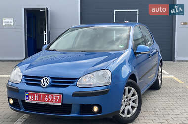 Хетчбек Volkswagen Golf 2005 в Нововолинську