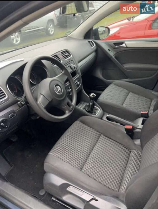 Хэтчбек Volkswagen Golf 2009 в Черновцах
