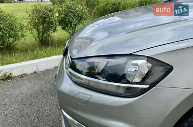 Хэтчбек Volkswagen Golf 2018 в 
