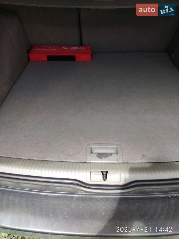 Універсал Volkswagen Golf 2003 в Житомирі