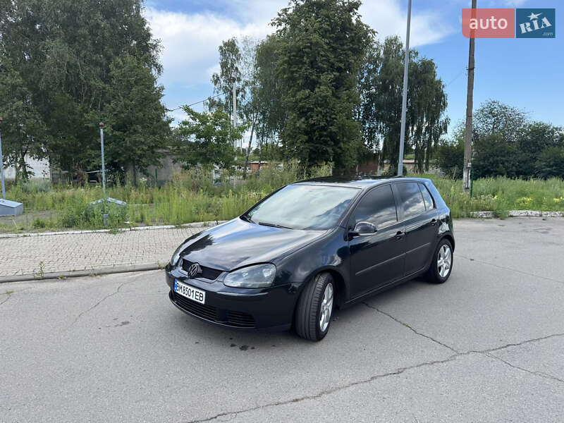 Хэтчбек Volkswagen Golf 2004 в Конотопе