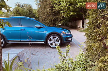 Универсал Volkswagen Golf 2016 в Стрые