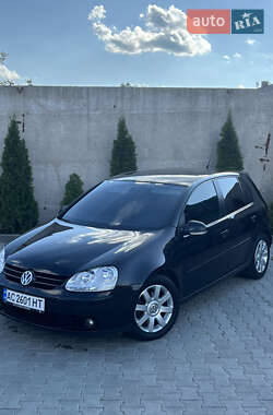 Хэтчбек Volkswagen Golf 2006 в Сарнах