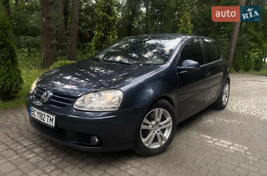 Хэтчбек Volkswagen Golf 2005 в Львове