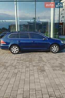 Универсал Volkswagen Golf 2011 в Львове
