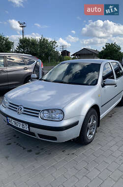 Хэтчбек Volkswagen Golf 1999 в Иваничах