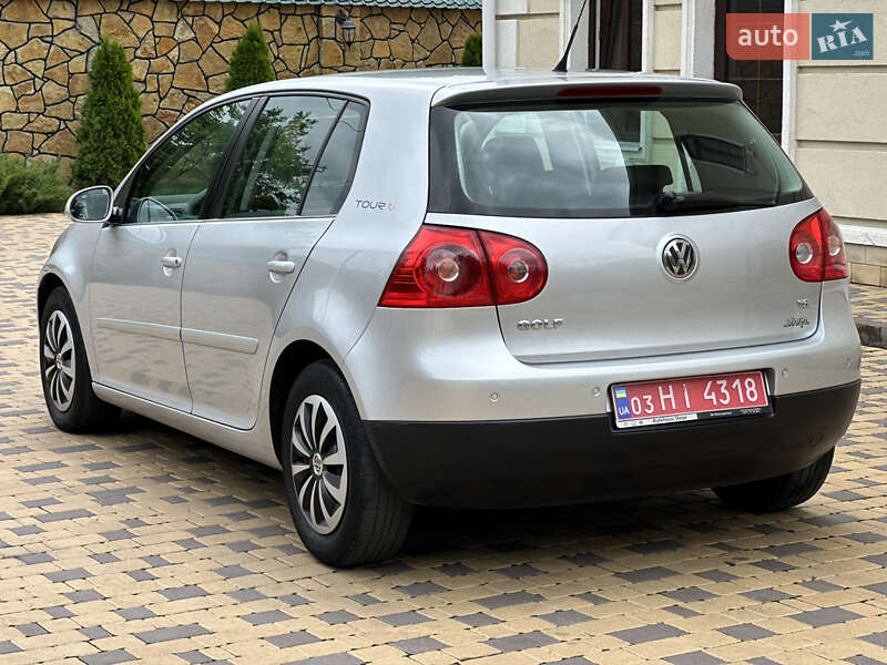 Хэтчбек Volkswagen Golf 2008 в Могилев-Подольске