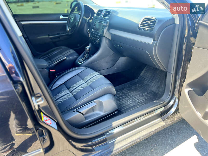 Універсал Volkswagen Golf 2012 в Львові