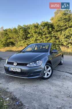 Хэтчбек Volkswagen Golf 2016 в Львове