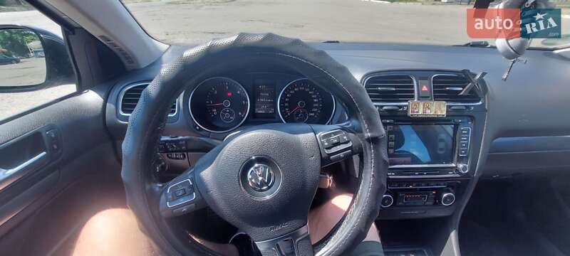Универсал Volkswagen Golf 2011 в Полтаве