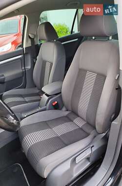 Хэтчбек Volkswagen Golf 2008 в 