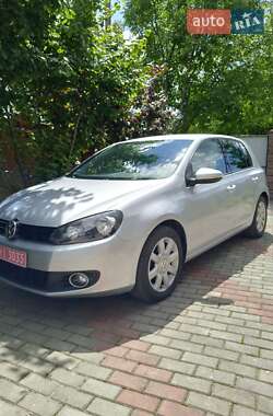 Хэтчбек Volkswagen Golf 2009 в Луцке