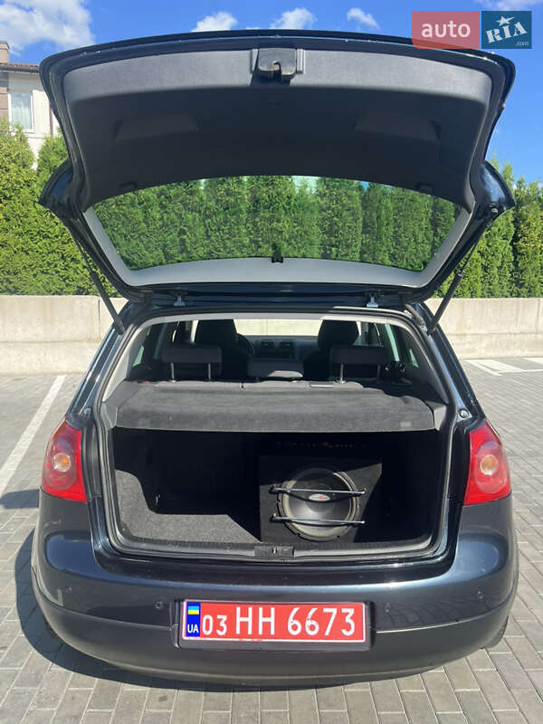 Хетчбек Volkswagen Golf 2007 в Рівному
