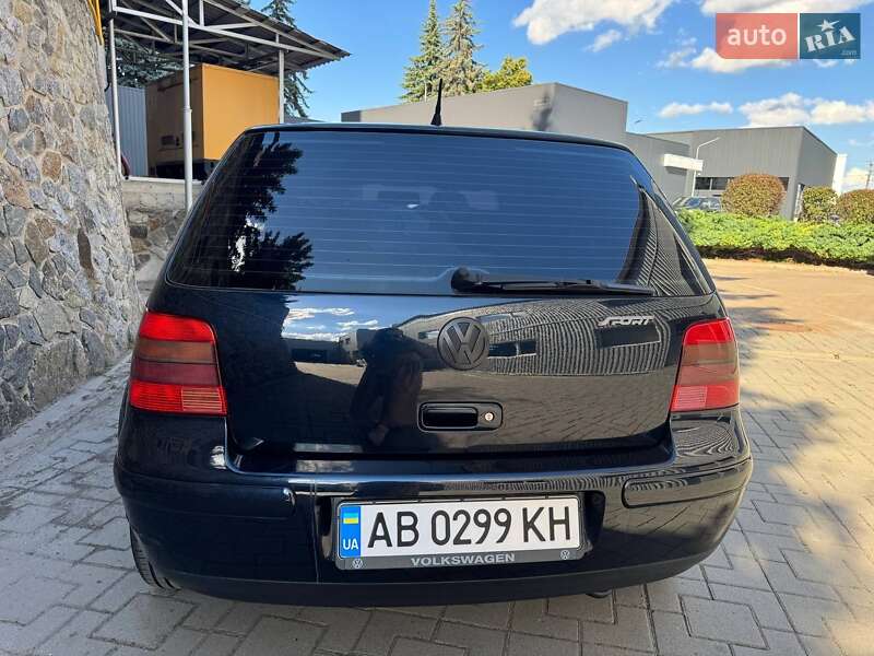 Хетчбек Volkswagen Golf 2001 в Вінниці