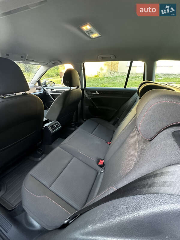 Універсал Volkswagen Golf 2017 в Полтаві