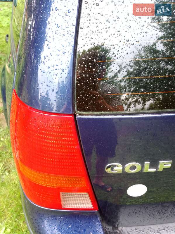 Универсал Volkswagen Golf 2001 в Самборе