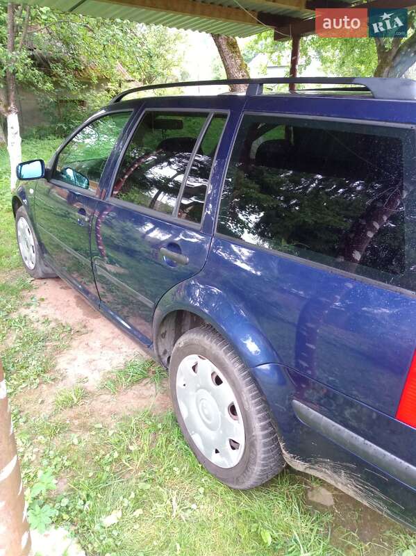 Универсал Volkswagen Golf 2001 в Самборе