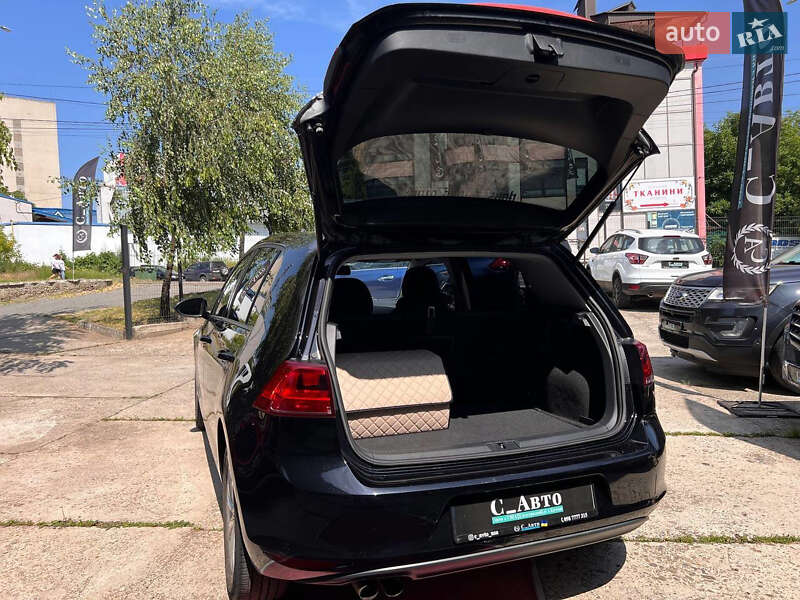 Хетчбек Volkswagen Golf 2015 в Чернівцях