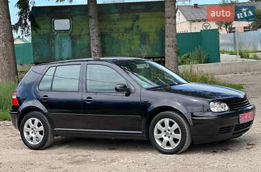 Хэтчбек Volkswagen Golf 2003 в Красилове