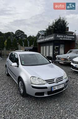 Хетчбек Volkswagen Golf 2004 в Хмельницькому