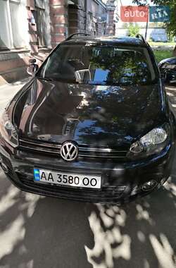 Универсал Volkswagen Golf 2010 в Киеве