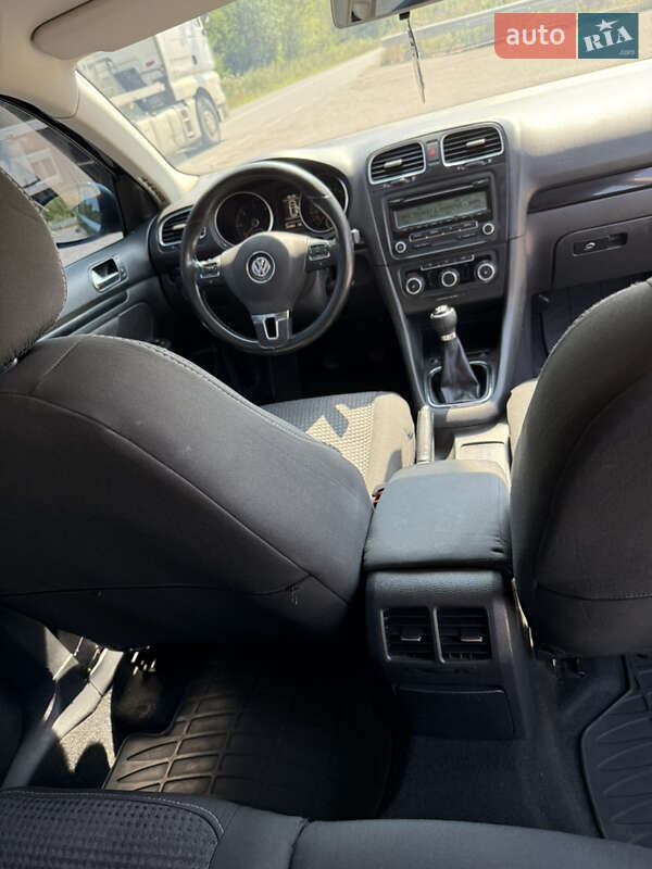 Універсал Volkswagen Golf 2010 в Ямполі