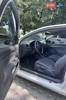 Хэтчбек Volkswagen Golf 2003 в 