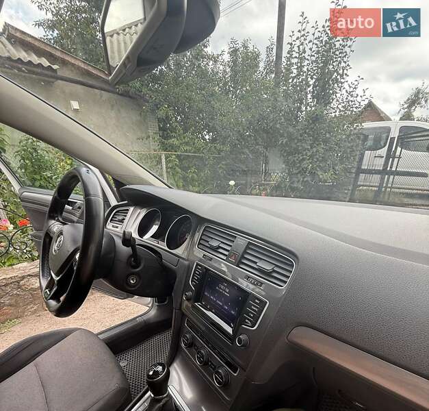 Універсал Volkswagen Golf 2014 в Хмільнику