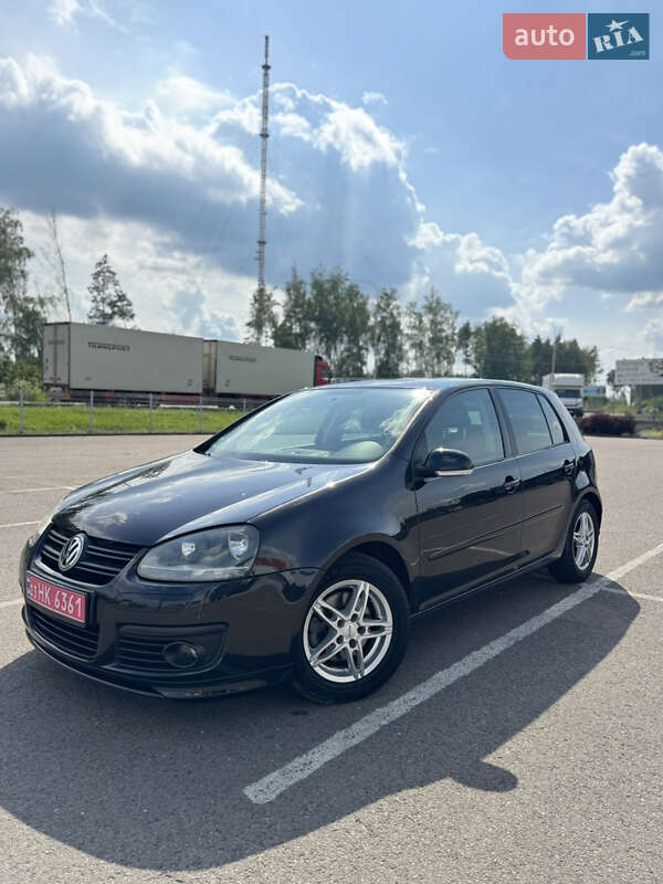 Хэтчбек Volkswagen Golf 2008 в Ковеле