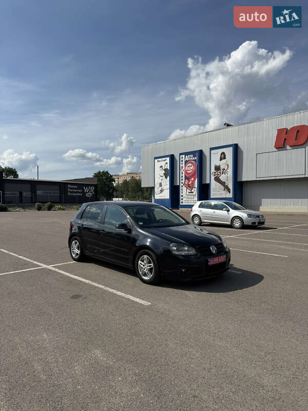Хэтчбек Volkswagen Golf 2008 в Ковеле