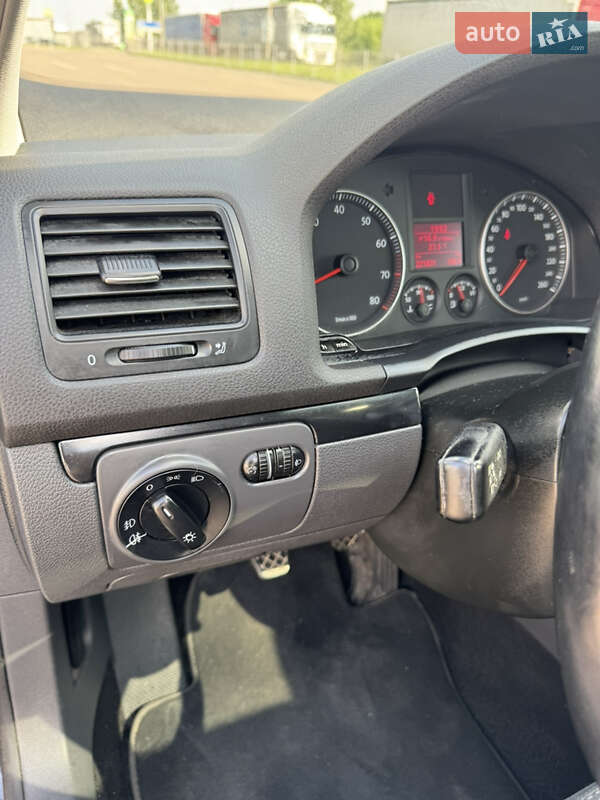 Хэтчбек Volkswagen Golf 2008 в Ковеле
