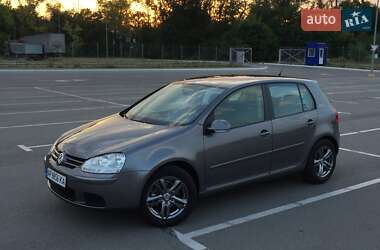 Хетчбек Volkswagen Golf 2006 в Запоріжжі