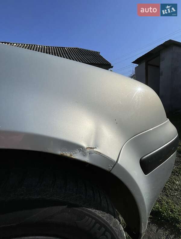 Хетчбек Volkswagen Golf 2000 в Кременчуці