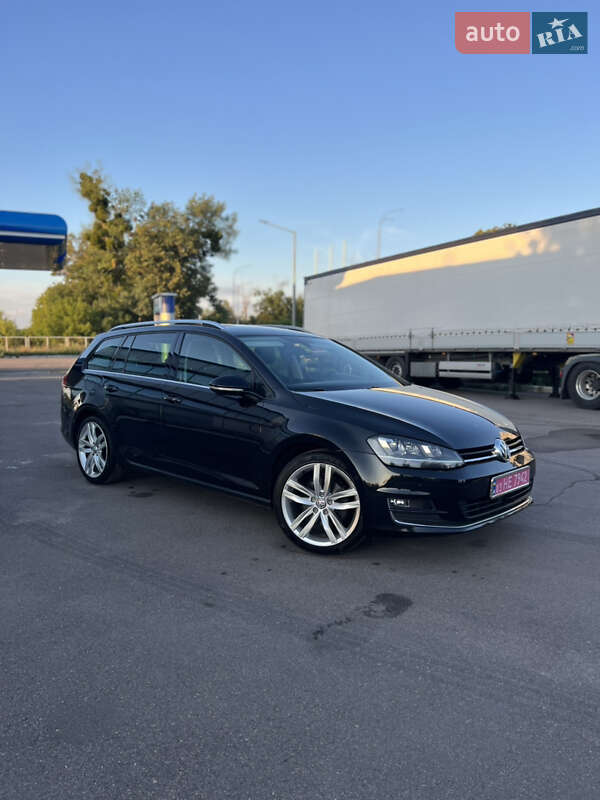 Универсал Volkswagen Golf 2014 в Ровно