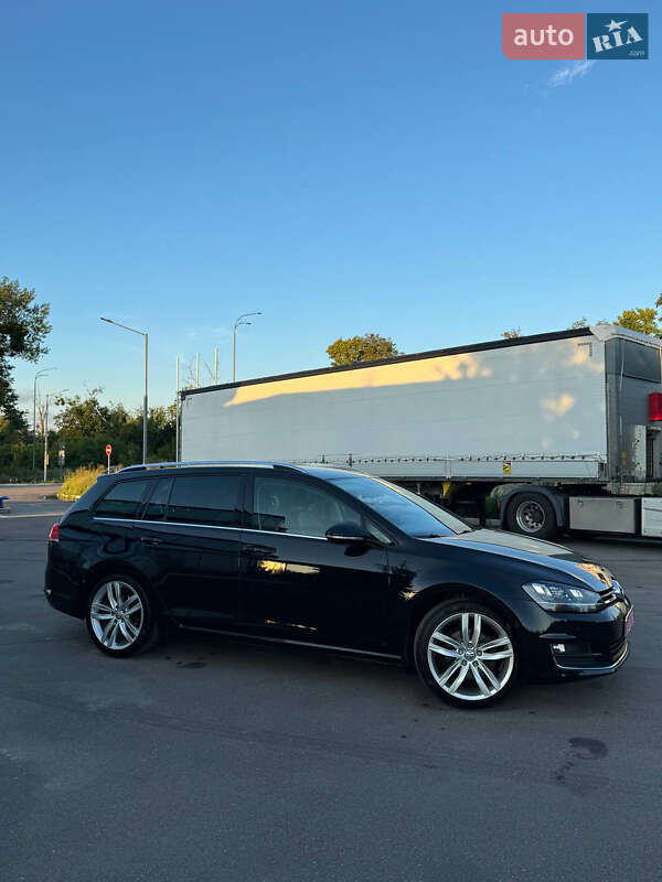 Универсал Volkswagen Golf 2014 в Ровно
