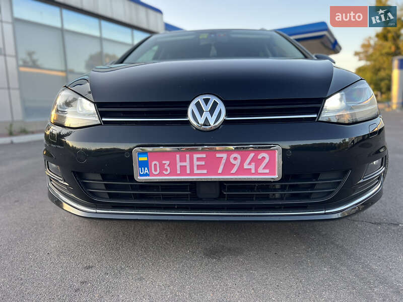 Универсал Volkswagen Golf 2014 в Ровно