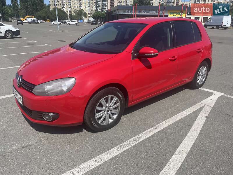 Хетчбек Volkswagen Golf 2012 в Києві