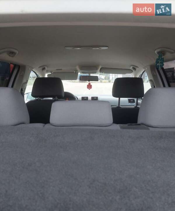 Хетчбек Volkswagen Golf 2005 в Ковелі