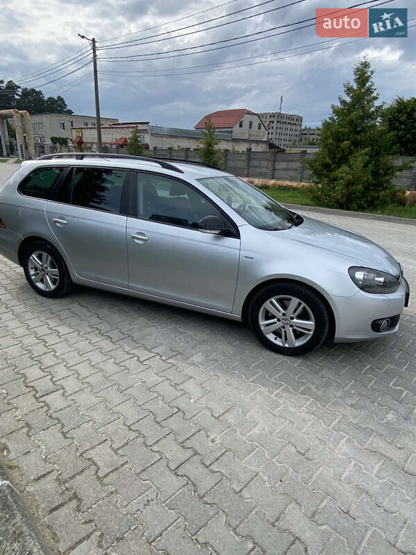 Универсал Volkswagen Golf 2013 в Новояворовске