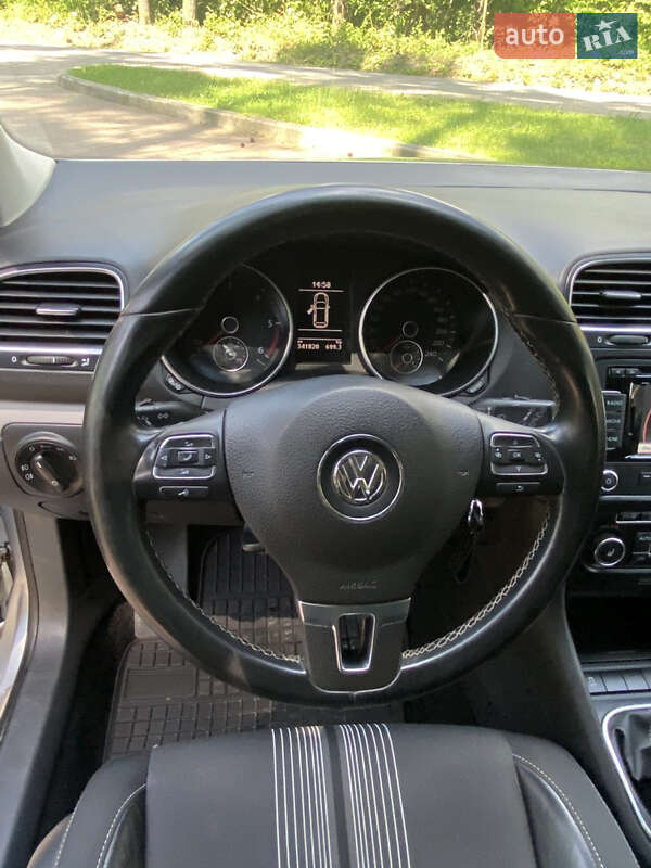 Универсал Volkswagen Golf 2013 в Новояворовске